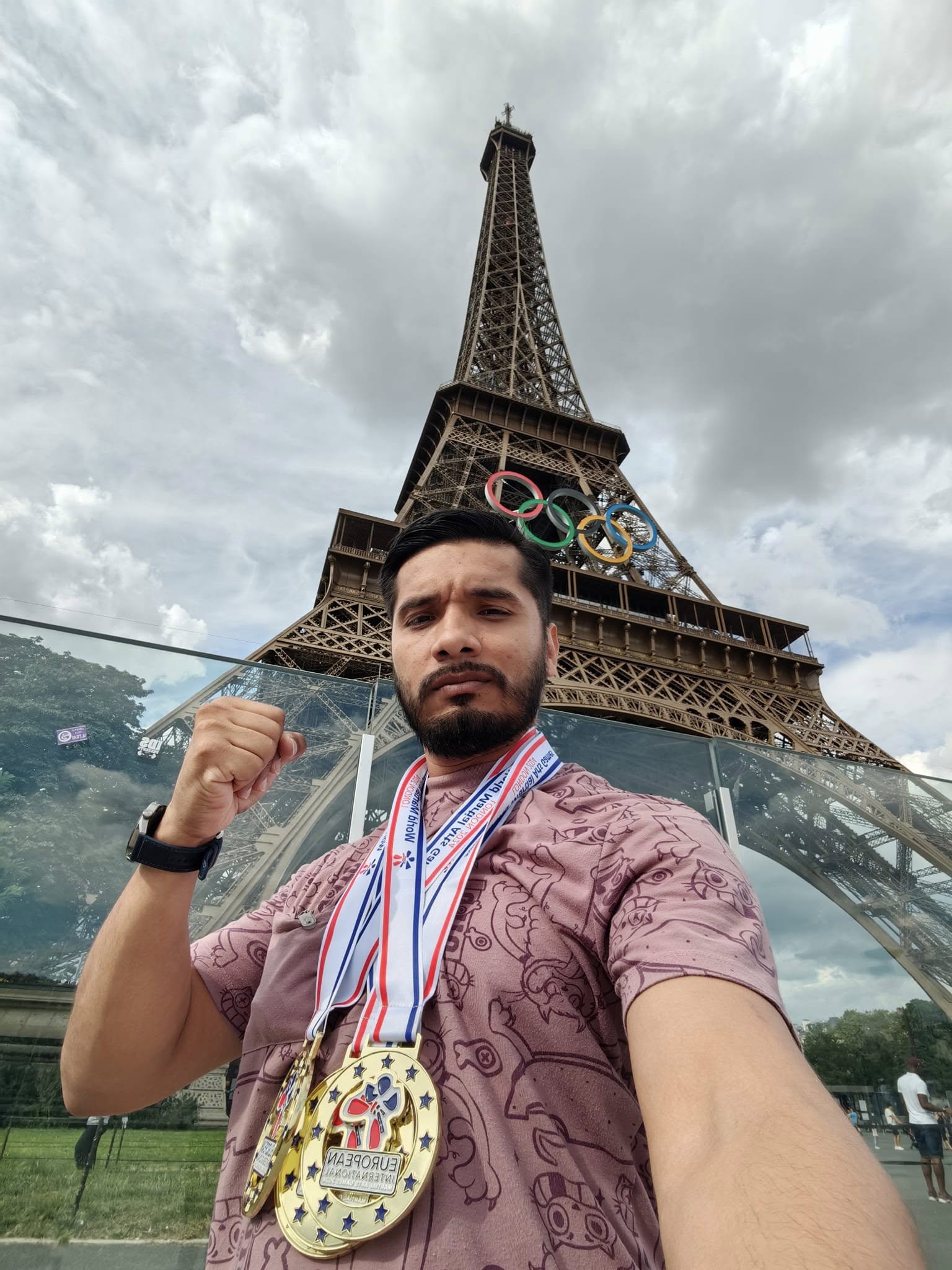 Máster Sergio Cervantes Nieto con medallas de campeonato europeo